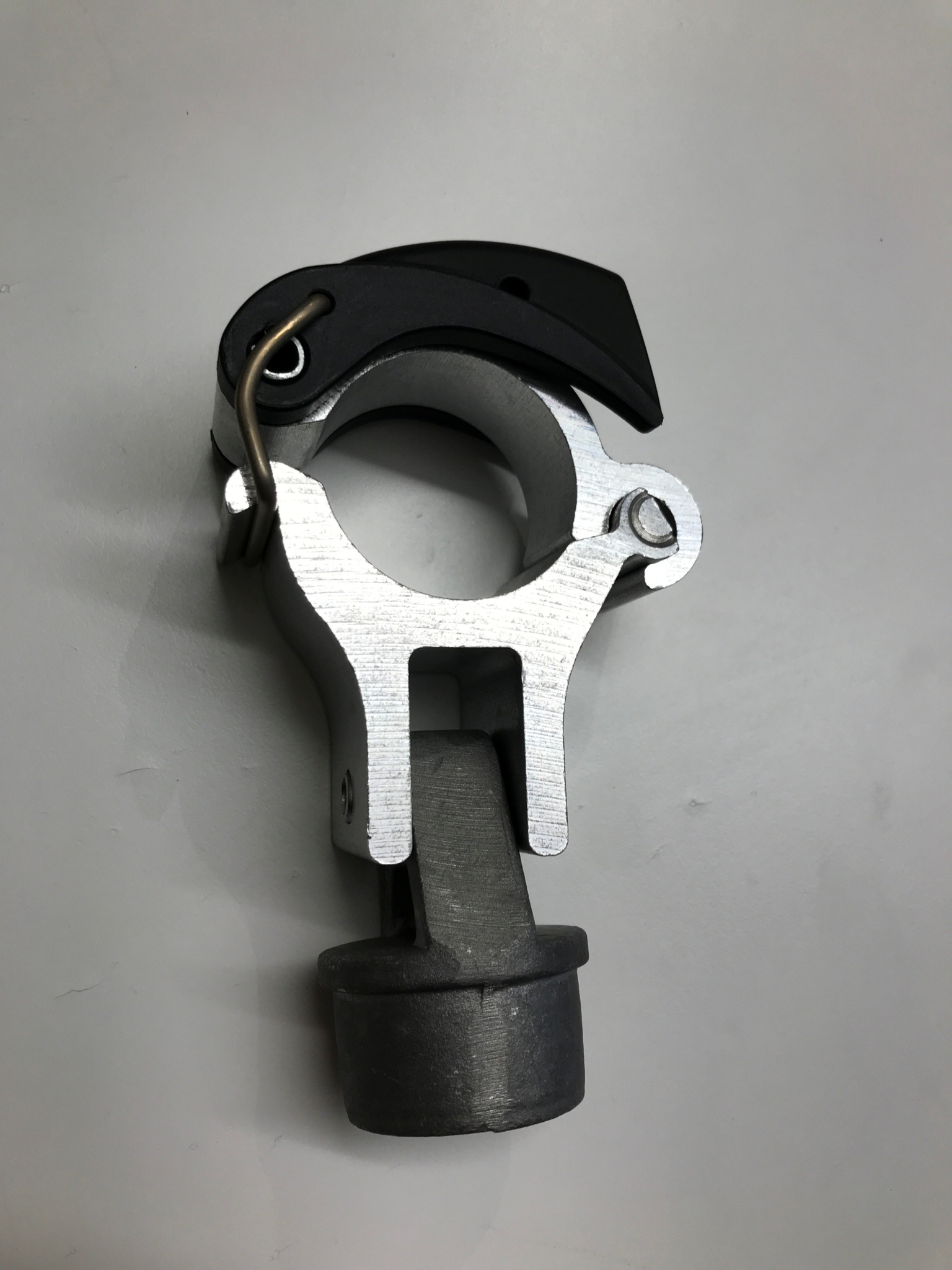 Snabbkoppling med gångjärnsstycke